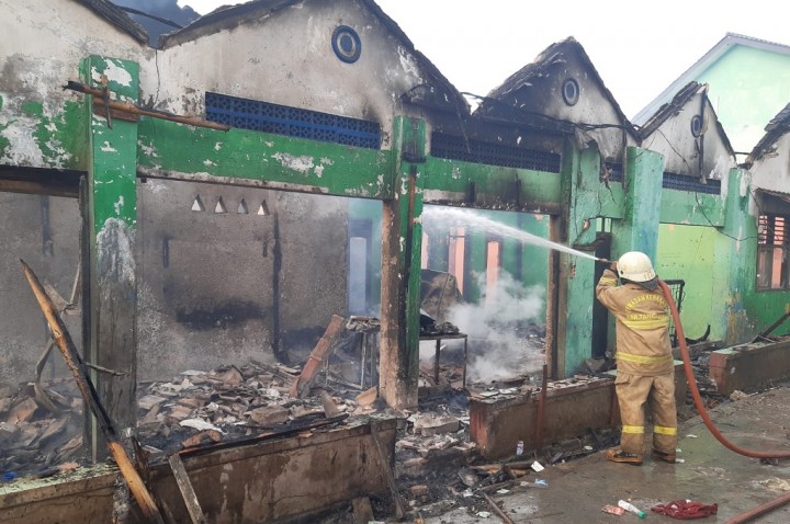 6 Bangunan Ponpes Al Rahim Al Islami Kabupaten Tangerang Kebakaran